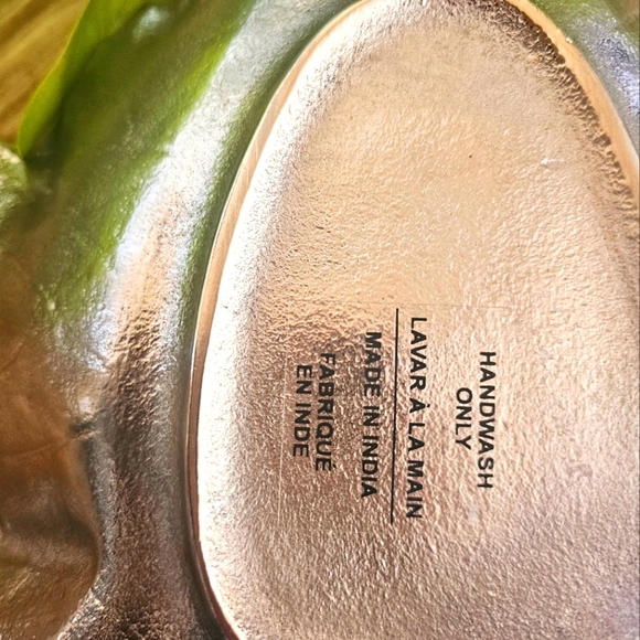 Large Vintage Brass Colored Metal Maple Leaf Bowl/ Tray - Picture 5 of 7